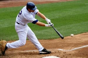 baseball-player-hit-ball fisioterapia